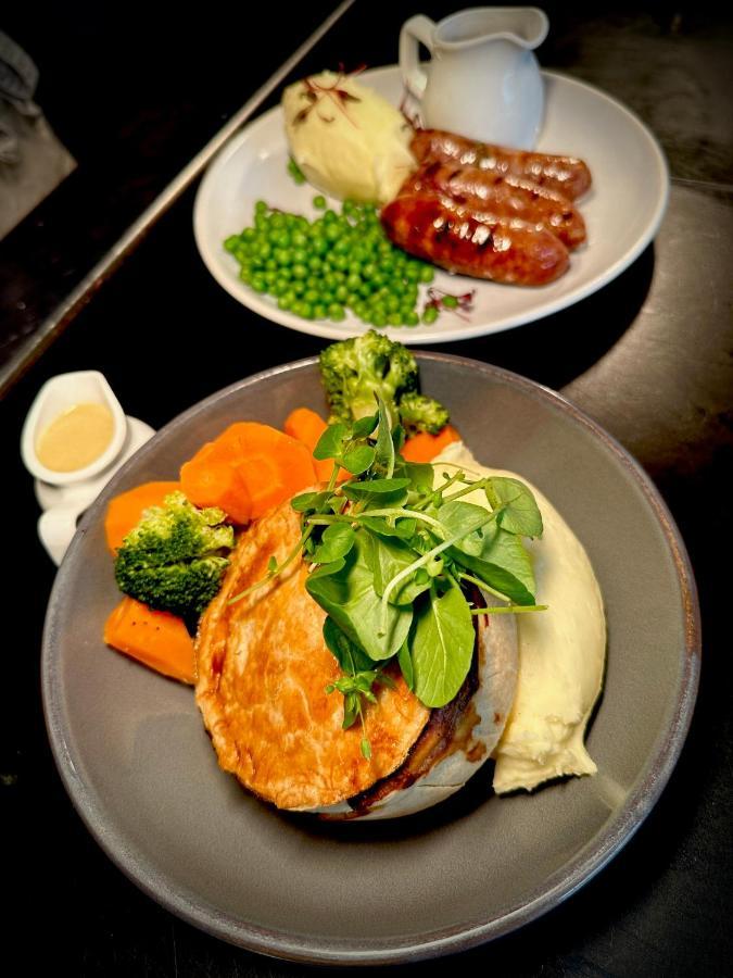 The White House At The Tinners Arms St Ives 外观 照片